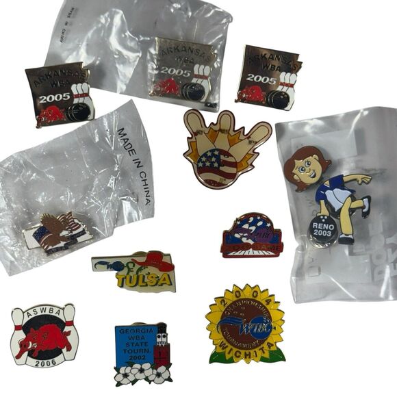 Vintage Women’s Bowling Lapel Hat Pin Lot WIBC WBS Tournaments Flashers - Picture 6 of 10